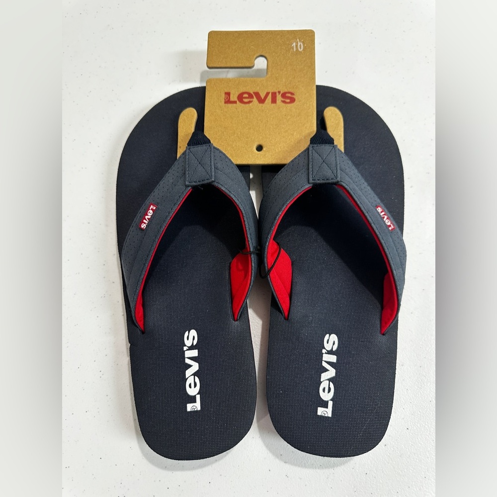 New!  Men’s Levi’s size 10 stylish comfortable flip flops